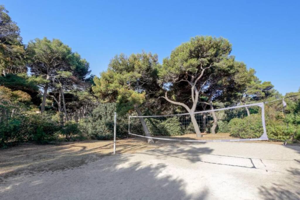 Appartement En Residence Privee, Face A La Mer Avec Acces Direct Plage Hyères Eksteriør bilde