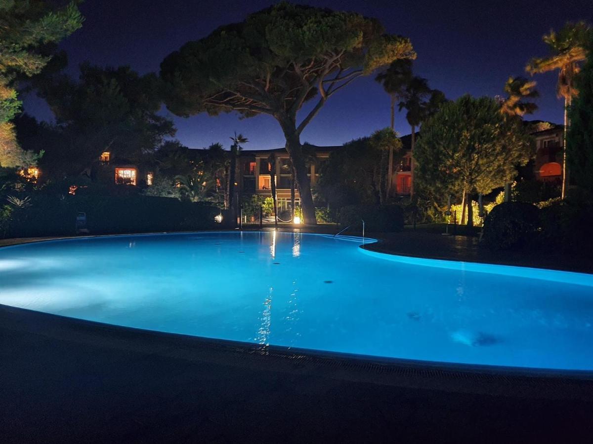 Appartement En Residence Privee, Face A La Mer Avec Acces Direct Plage Hyères Eksteriør bilde
