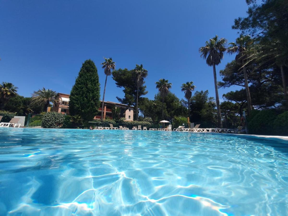 Appartement En Residence Privee, Face A La Mer Avec Acces Direct Plage Hyères Eksteriør bilde